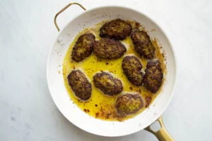 سرخر کردن کتلت با سیب زمینی پخته