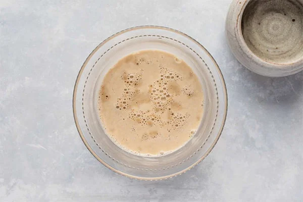 عملآوری خمیرمایه برای تهیه نان پیتزا