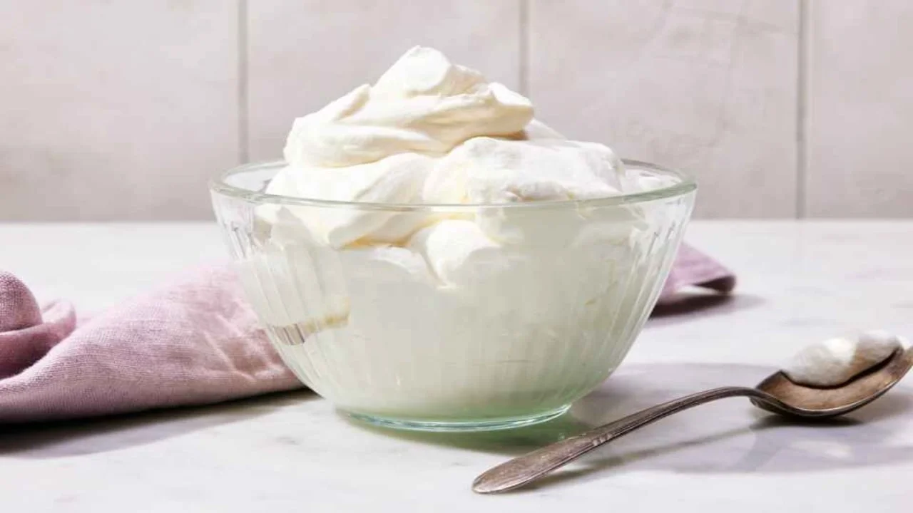 طرز تهیه خامه کیک تولد
