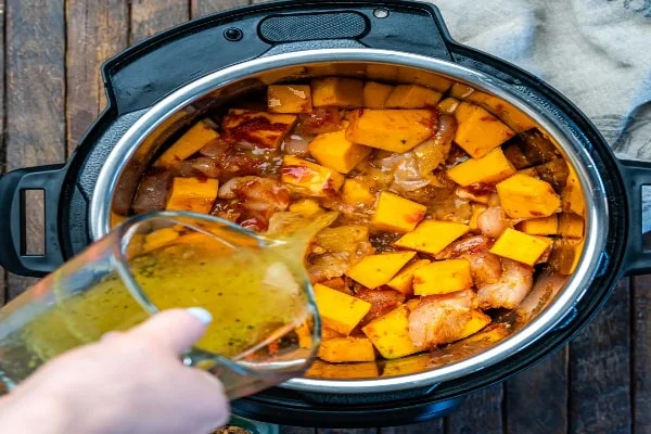 چاشنی خورش کدو حلوایی با مرغ