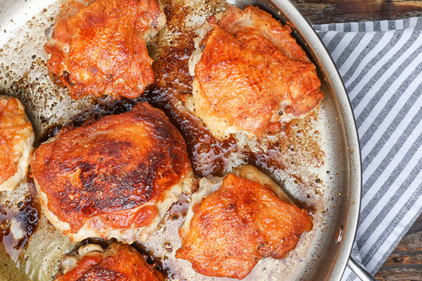 سرخ کردن مرغ در تابه 