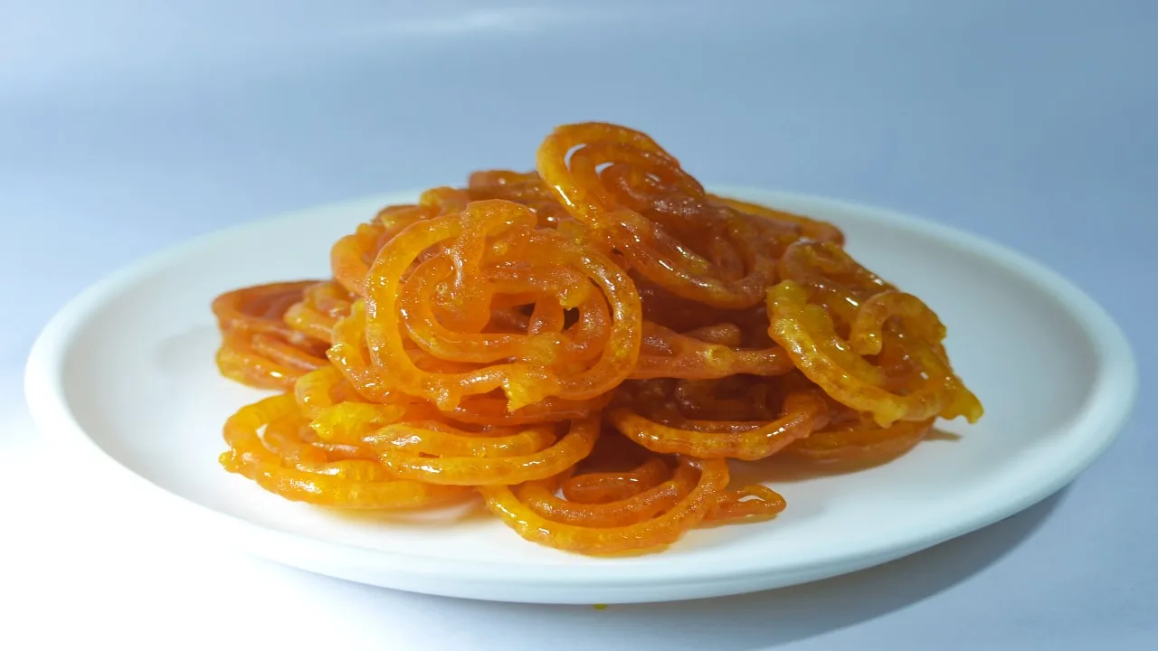 طرز تهیه زولبیا با آرد گندم