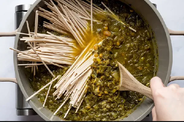 اضافه کردن رشته به آش رشته