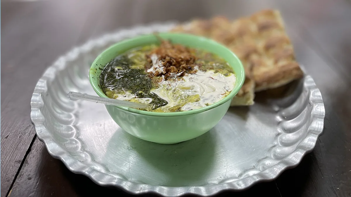 طرز تهیه آش رشته شیرازی