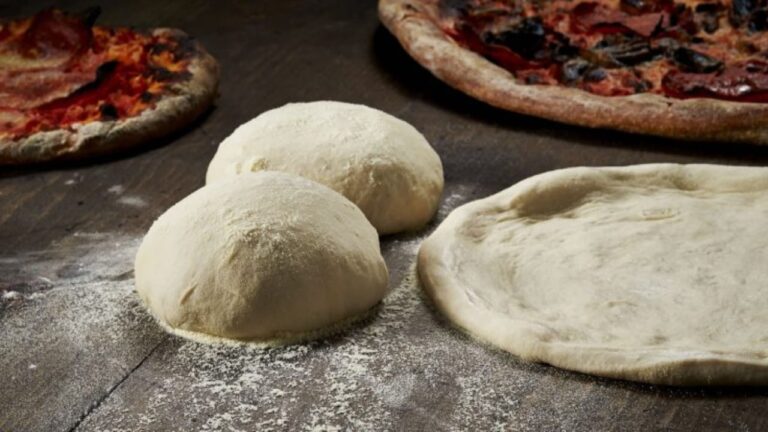 طرز تهیه نان پیتزای ایتالیایی