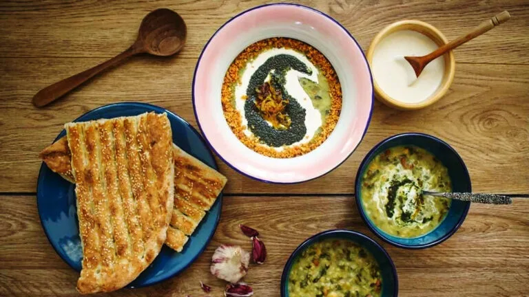 طرز تهیه آش جو لعاب دار