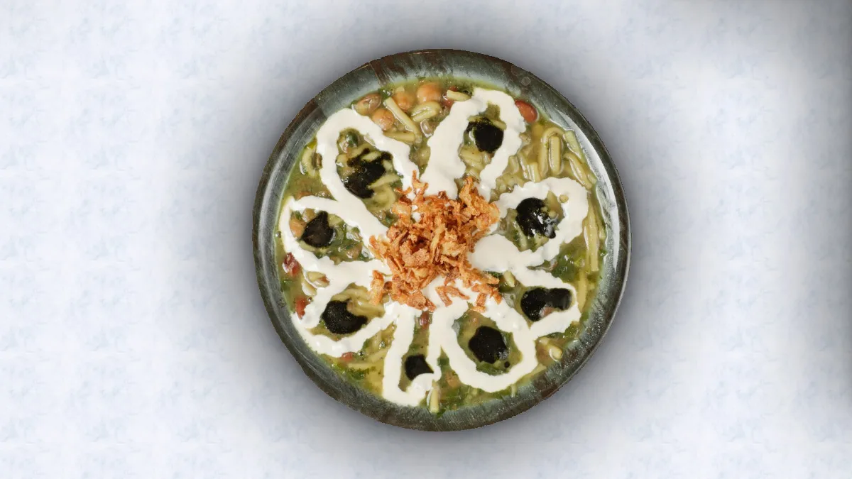 طرز تهیه آش رشته تهرانی