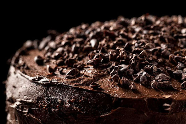 تزیین کیک با خرده شکلات