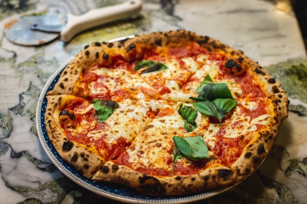 پیتزا با نان ایتالیایی