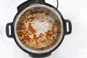 خیساندن حبوبات آش