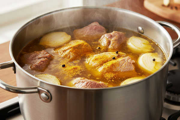 پخت گوشت گوسفندی برای حلیم