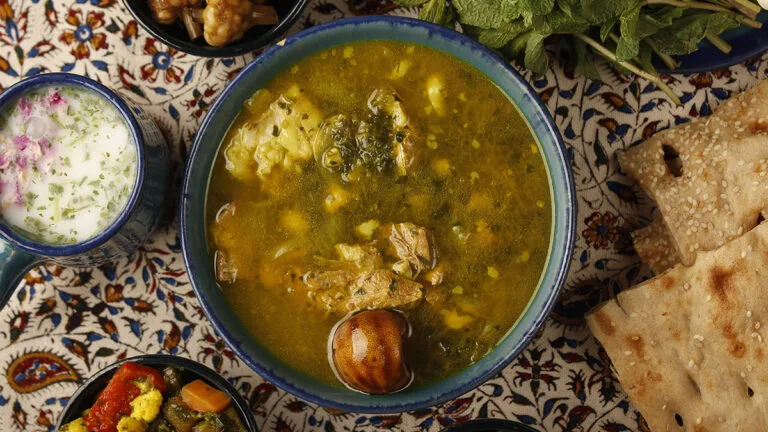 طرز تهیه آبگوشت بز باش تهرانی