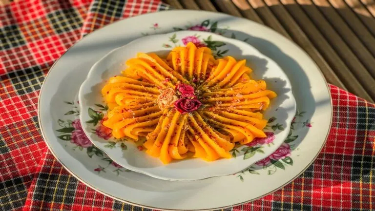 طرز تهیه حلوا زعفرانی