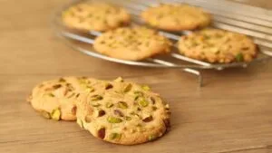 طرز تهیه شیرینی قرابیه گردویی