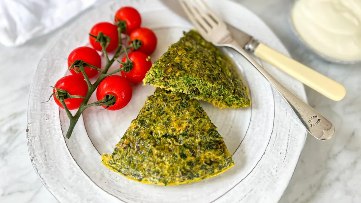 طرز تهیه کوکو سبزی با سیب زمینی