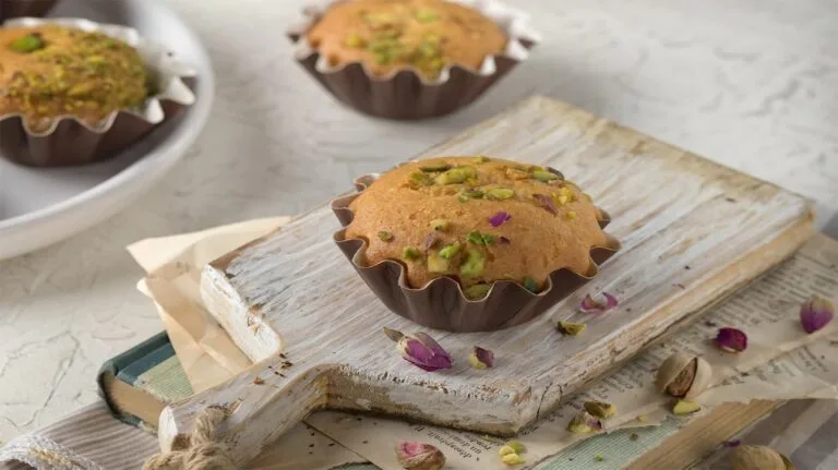 طرز تهیه کیک یزدی با آرد گندم