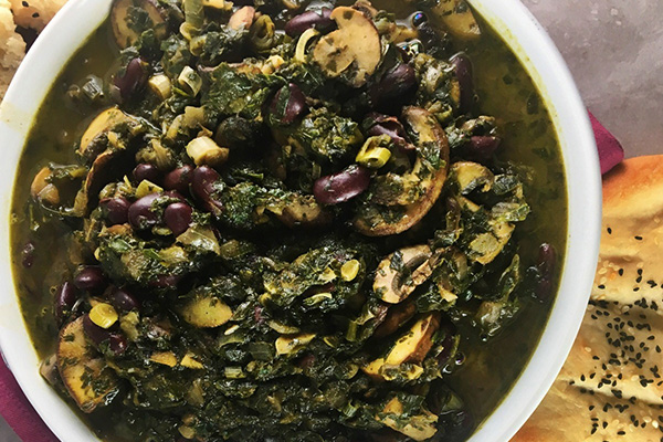 طرز تهیه خورشت قورمه سبزی با قارچ