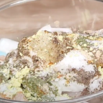 مراحل طرز تهیه شاورما مرغ با نان لواش