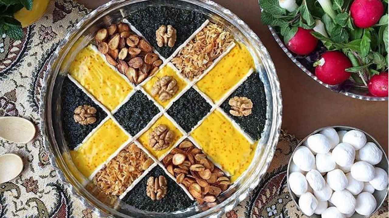 طرز تهیه حلیم بادمجان با عدس و گوشت چرخ کرده