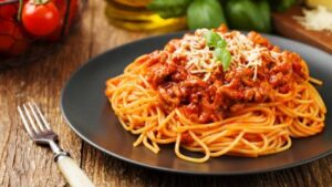 طرز تهیه ماکارونی با گوشت و سویا