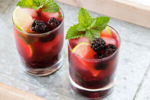 سرو شربت توت سیاه