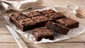 طرز تهیه براونی شکلاتی با سوربن