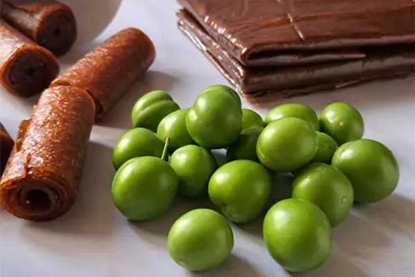 لواشک گوجه سبز به همراه گوجه سبز
