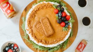 طرز تهیه کیک لوتوس