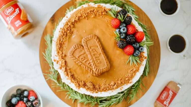طرز تهیه کیک لوتوس