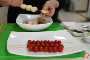 به سیخ کشیدن قارچ