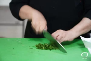 خرد کردن گشنیز