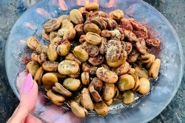 سرو باقالی پخته به همراه ادویه