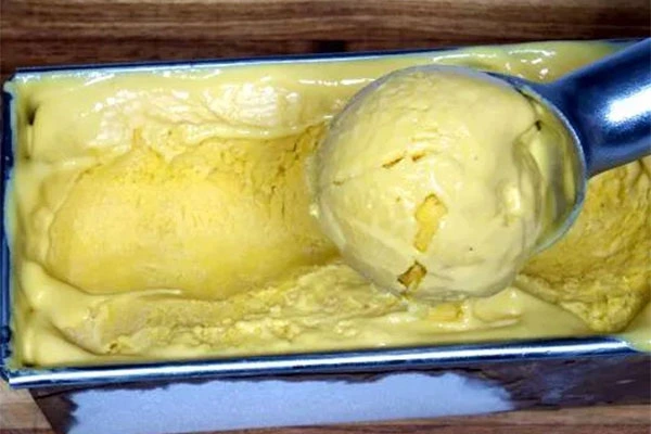 سرو کردن بستنی انبه
