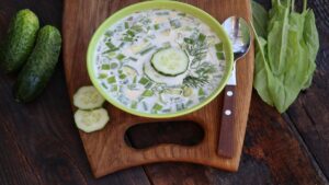 طرز تهیه آبدوغ خیار تبریزی