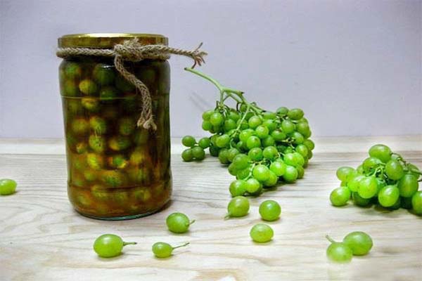 یک شیشه غوره شور