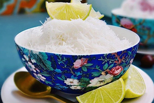 سرو فالوده نودل با بستنی 