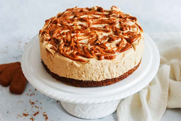 سرو چیز کیک لوتوس