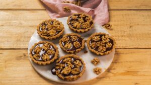 طرز تهیه تارت گردویی