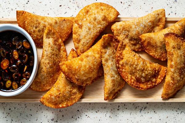 پیراشکی گوشت با سس مخصوص