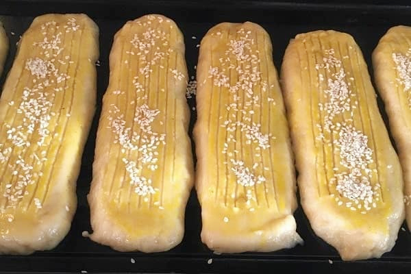 شکل دادن خمیر در تهیه چای چورگی