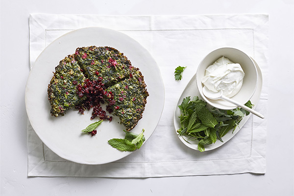 کوکو سبزی با زرشک و ماست چکیده