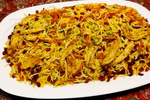 شیرین پلو با مرغ ریش ریش