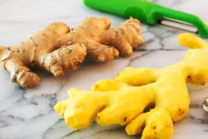 زنجبیل آماده برای تهیه ترشی زنجبیل