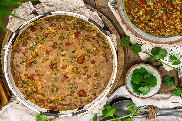 یک دیگ آش غوره خوشمزه
