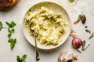 تهیه چاشنی سیر