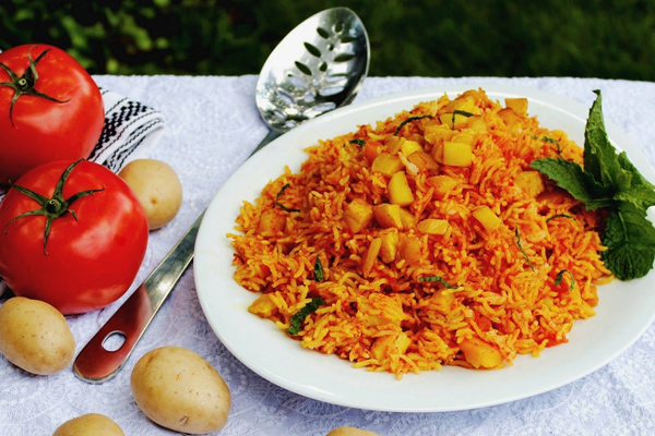 دمی گوجه با سیب زمینی