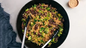 طرز تهیه نودل گوشت