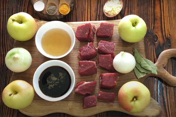 مواد اولیه خورش سیب گلاب