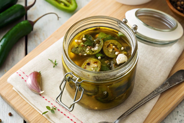 تهیه ترشی فلفل با روغن زیتون