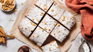 طرز تهیه کیک گردو و هویج با ماست